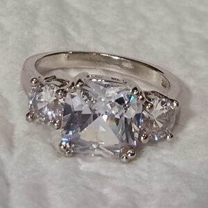 Royal Meghan Markle Inspired Engagement Ring - Size 8 NWOT